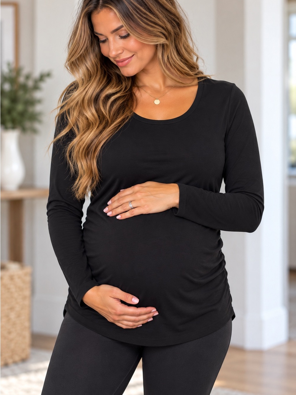 Old Navy Black Long-Sleeve Scoop Neck Maternity Tee